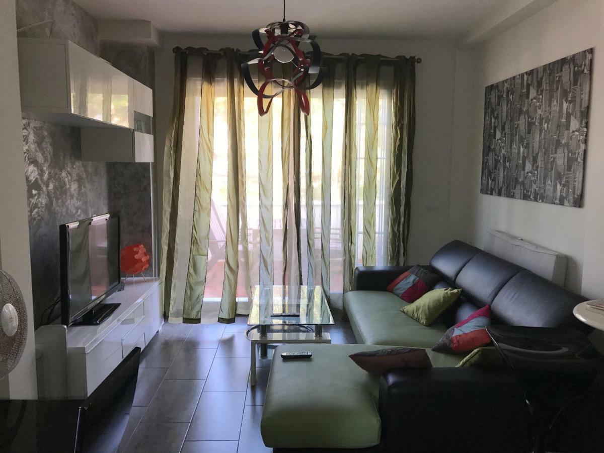 Playacarihuela Apartment Torremolinos Ngoại thất bức ảnh